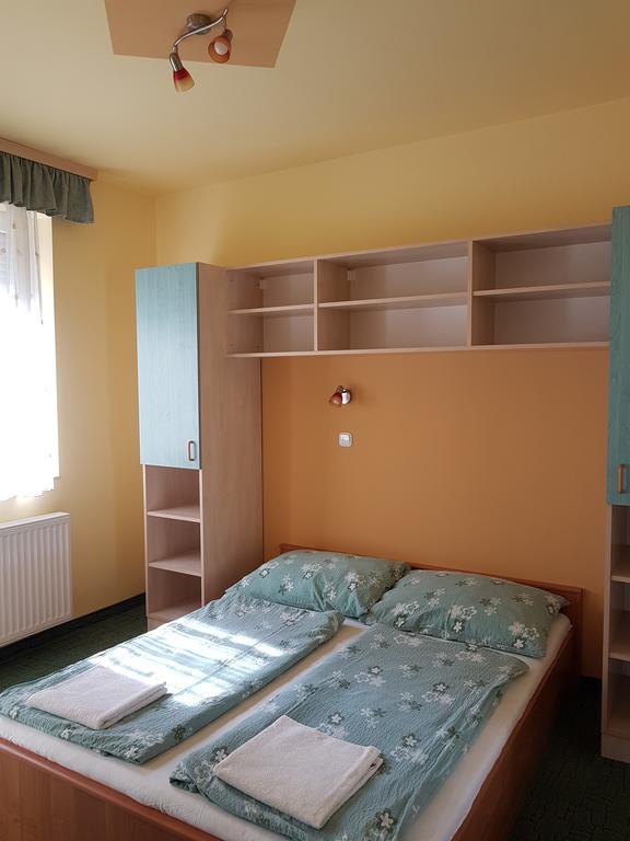 Richie Ii. Apartman Appartamento Siófok Esterno foto