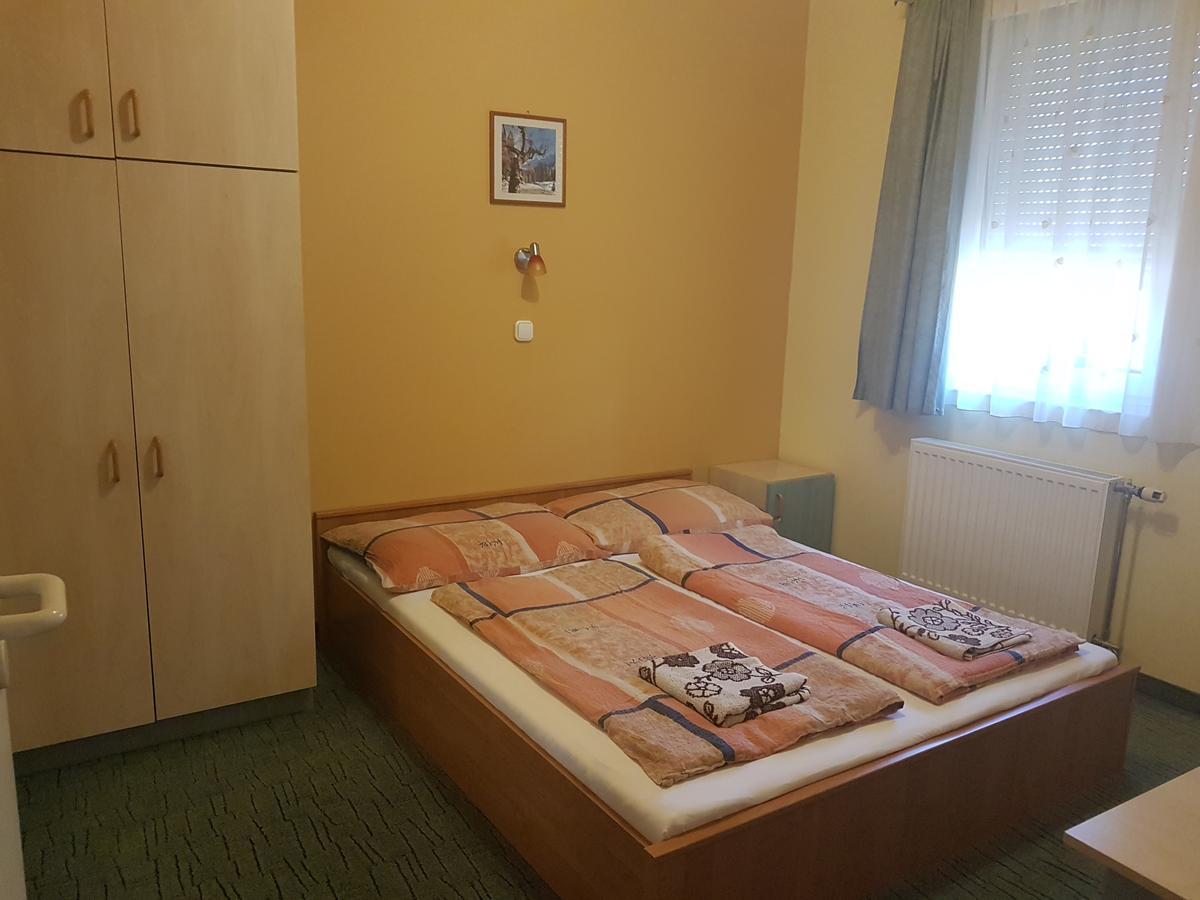 Richie Ii. Apartman Appartamento Siófok Esterno foto